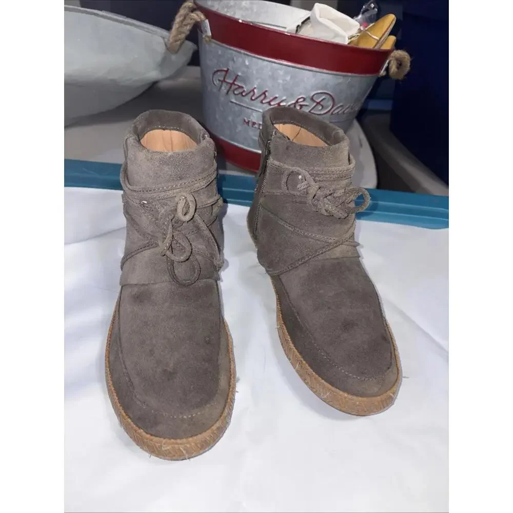 *Ugg Women's Reid‎ Moccasin Lace Up Suede Leather Booties Size 8 Olive Green